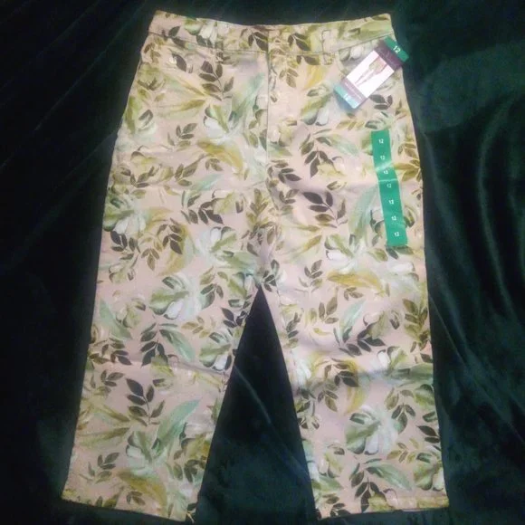 NWT Gloria Vanderbilt Amanda Capri Jeans in Stonewood & Palm Jungle Print Sz 12 - Picture 2 of 14